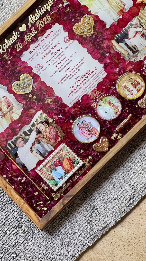 Wooden_Wedding_Invitation_Shadow_Box_Frame_With_Dried_Rose_Petals