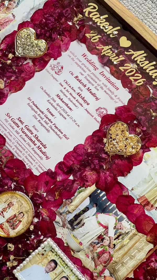 Wooden_Wedding_Invitation_Shadow_Box_Frame_With_Dried_Rose_Petals