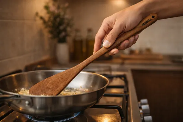 Pack_Of_5_Neem_Wood_Flat_Spatula,_Wide_Spatula,_Turner,_Ladle_And_Cooking_Spoon