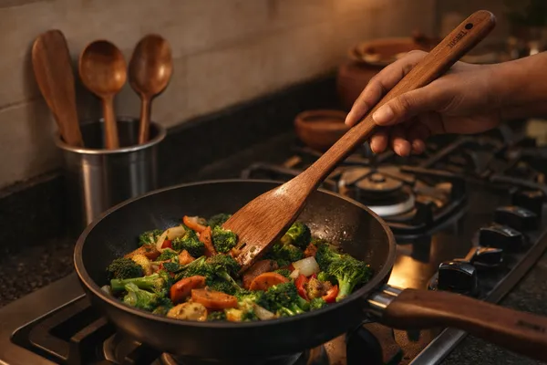 Pack_Of_4_Neem_Wood_Turner,_Ladle,_Serving_And_Cooking_Spoon
