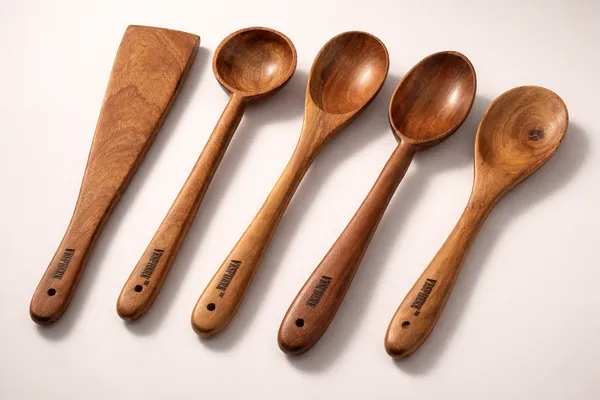 Pack_Of_5_Neem_Wood_Wide_Spatula,_Ladle,_Serving,_Cooking_And_Rice_Serving_Spoon