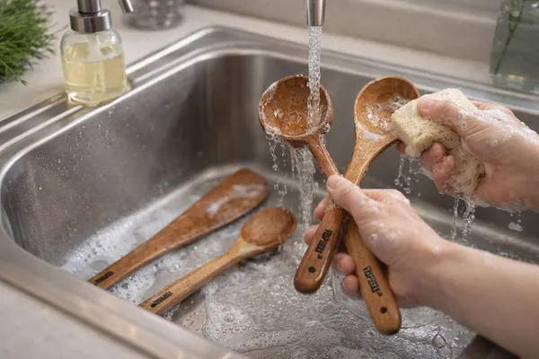 Pack_Of_5_Neem_Wood_Wide_Spatula,_Turner,_Ladle,_Serving_And_Rice_Serving_Spoon
