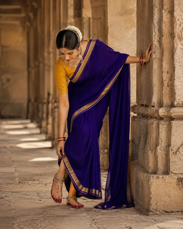 Purple_Traditional_Gold_Border_Saree_For_Women