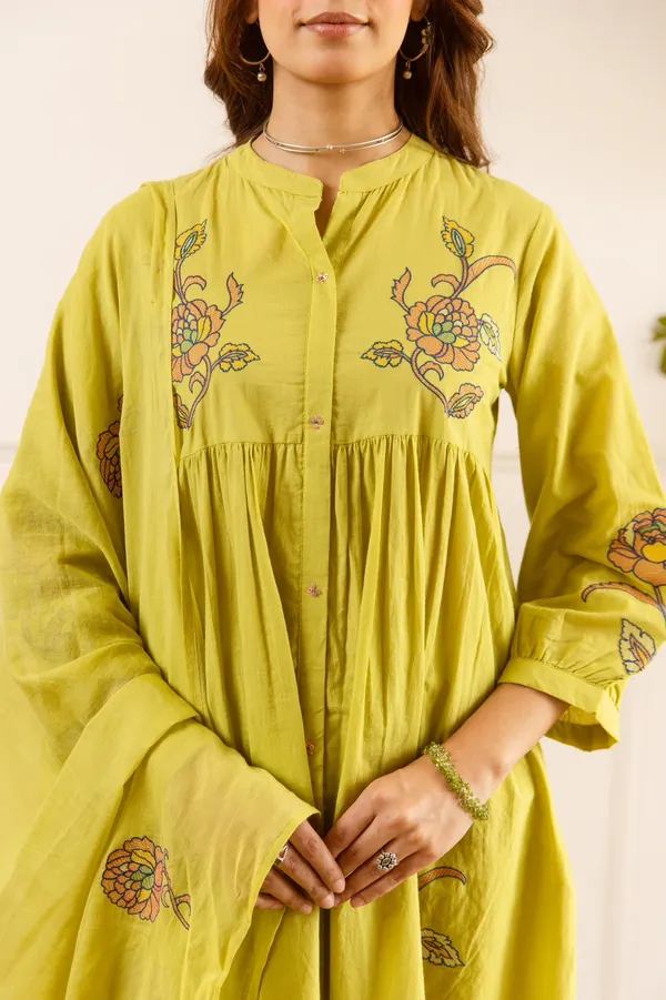 Lime_Green_Mul-Cotton_Floral_Embroidered_Kurta_For_Women