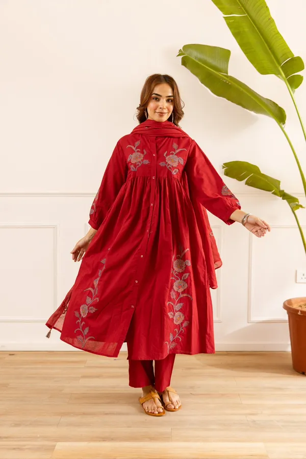 Red_Mul-Cotton_Floral_Embroidered_Kurta_For_Women
