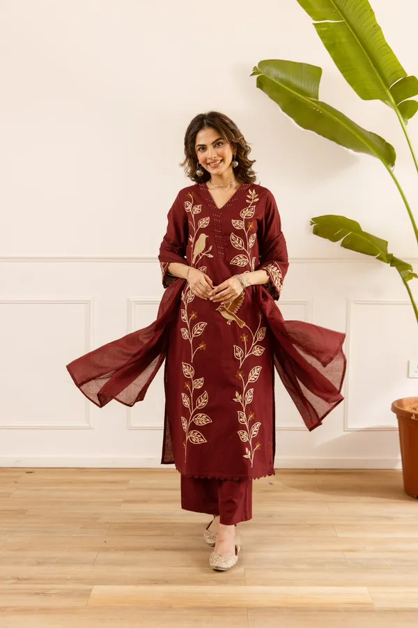 Maroon_Cotton_Flex_Embroidered_Kurta_Set_For_Women
