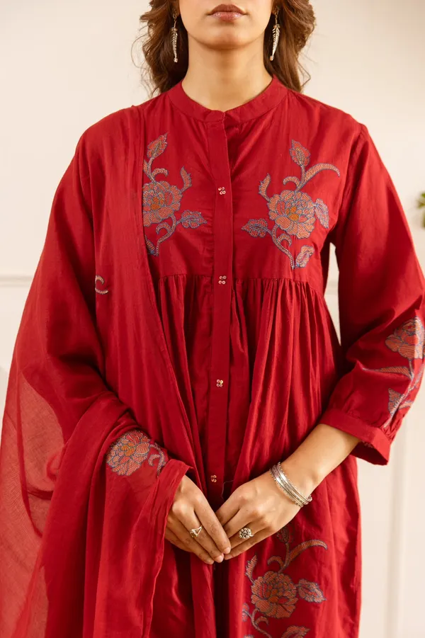 Red_Mul-Cotton_Floral_Embroidered_Kurta_For_Women