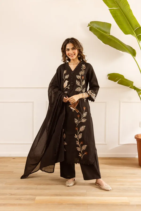 Black_Cotton_Flex_Embroidered_Kurta_Set_For_Women