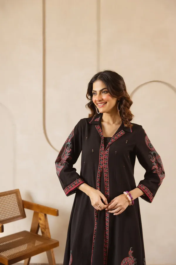 Black_Cotton_Flex_Embroidered_With_Printed_Kurta_Set_For_Women