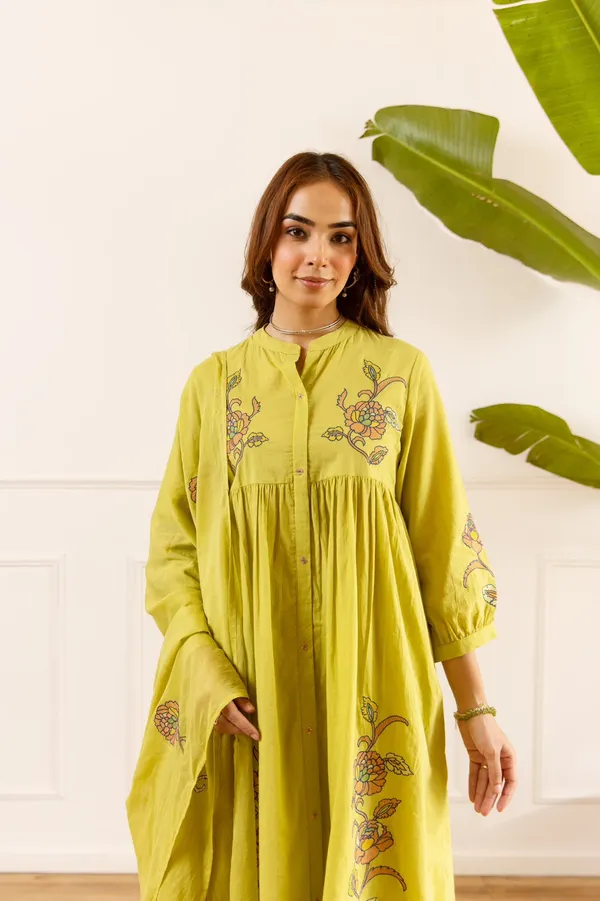 Lime_Green_Mul-Cotton_Floral_Embroidered_Kurta_For_Women