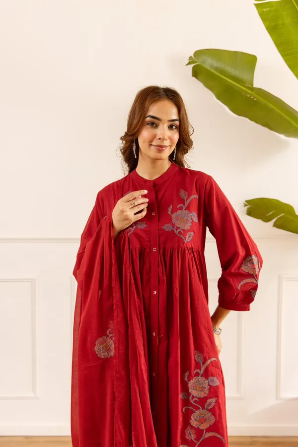 Red_Mul-Cotton_Floral_Embroidered_Kurta_For_Women
