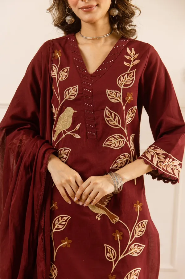 Maroon_Cotton_Flex_Embroidered_Kurta_Set_For_Women