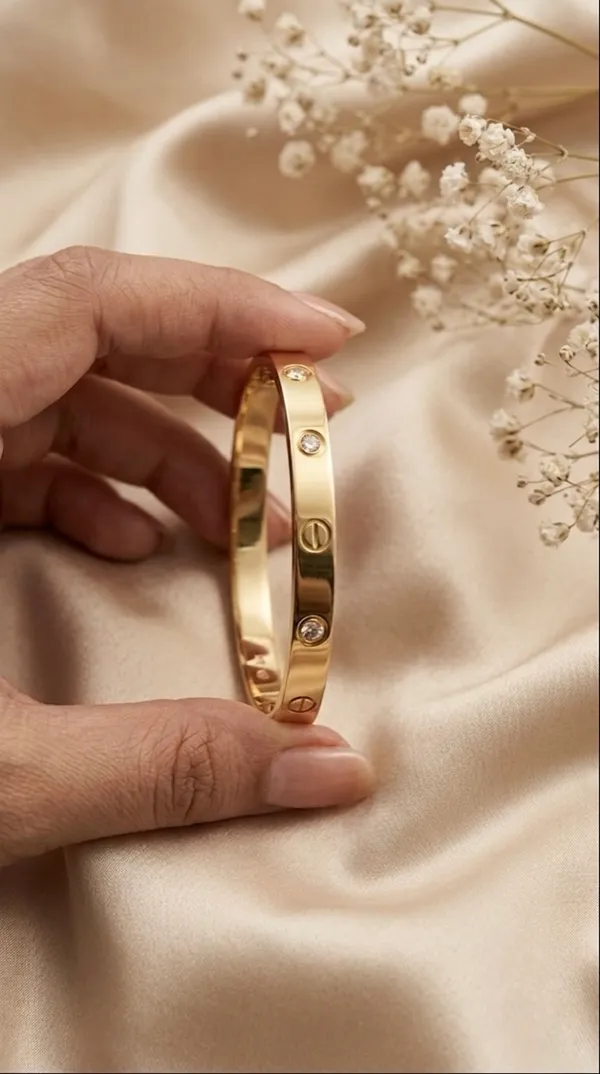 Anti_Tarnish__Love_Bracelet_With_Screw_Motif