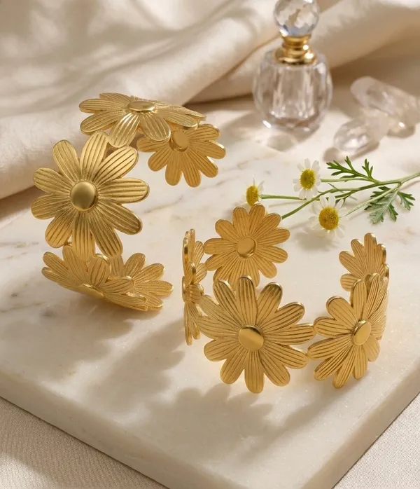 Gold_Stainless_Steel_Floral_Accent_Ring_For_Women