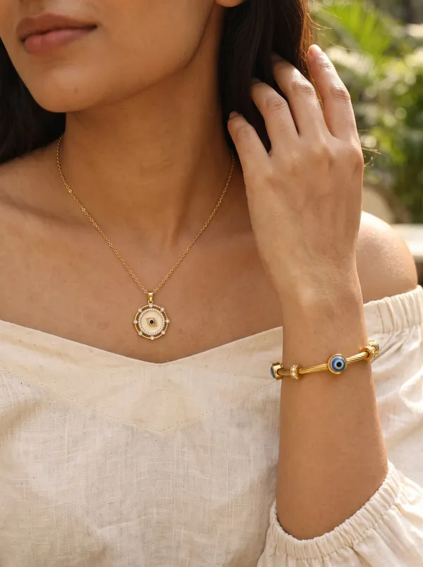 Evil_Eye_jewelry_combo_(necklace_and_bracelet_set)