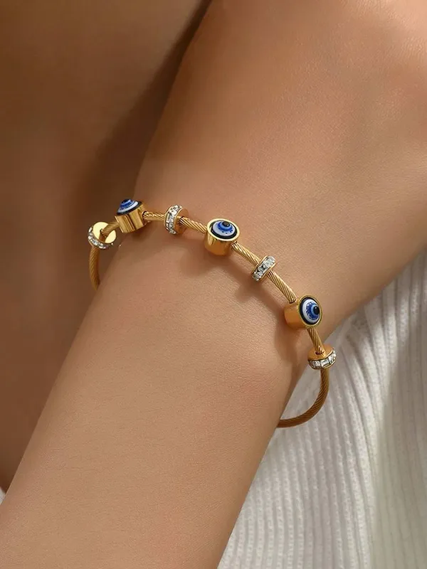Evil_Eye_jewelry_combo_(necklace_and_bracelet_set)
