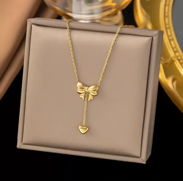 Golden_Bow_Heart_Drop_Necklace