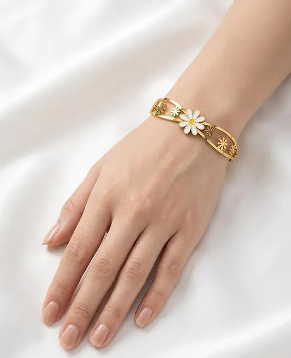 Gold_Plated_Floral_Anti_Tarnish_Bangle_Style_Bracelet