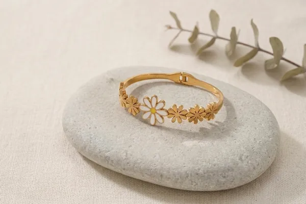 Gold_Stainless_Steel_Floral_White_Beaded_Bracelet_For_Women