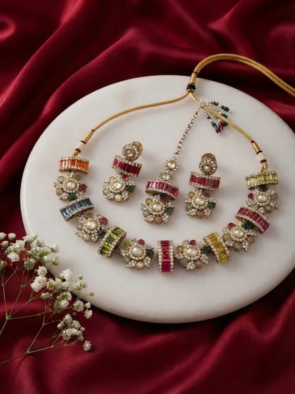 Multi_Trayi_Premium_Sabya_Inspired_Necklace_Set_with_Earring_&_Teeka