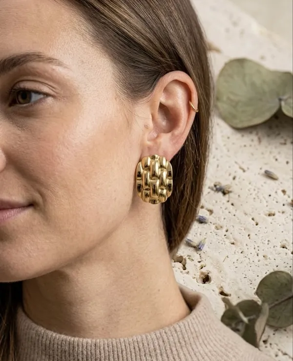 Gold_Stainless_Steel_Textured_Chain_Link_Stud_Earrings_For_Women