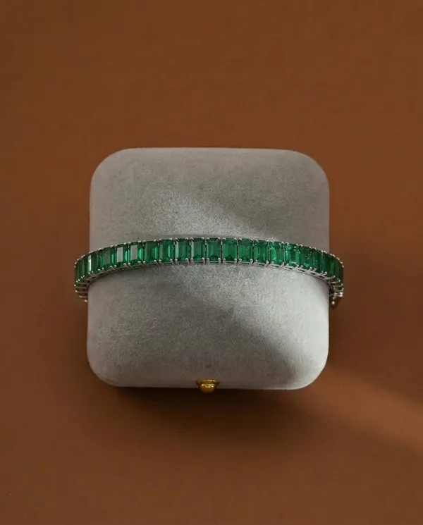 Emerald_Style_Tennis_Bracelet_for_Women,_Brilliant_Green_Baguette_Stones_Silver_Finish_Luxury_Bracelet_for_Party,_Wedding_Jewelry
