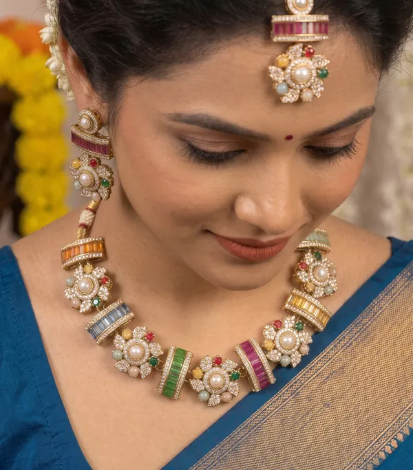 Multi_Trayi_Premium_Sabya_Inspired_Necklace_Set_with_Earring_&_Teeka