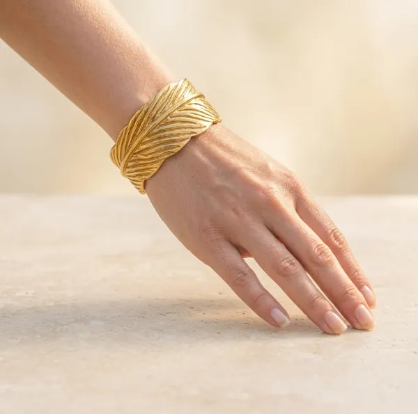 Gold_Stainless_Steel_Feather_Design_Open_Cuff_Bracelet_For_Women