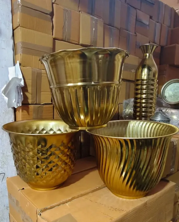 Iron_Decorative_Geometric_Gold_Planter