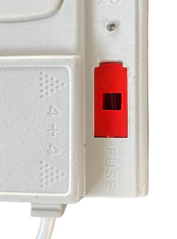 Mlu_5_Amp_Extention_Strip_Board_Outlet_2_4_4_Universal_Sockets_And_Switches_Fuse_And_Indicator_With_4_Yard_Cord