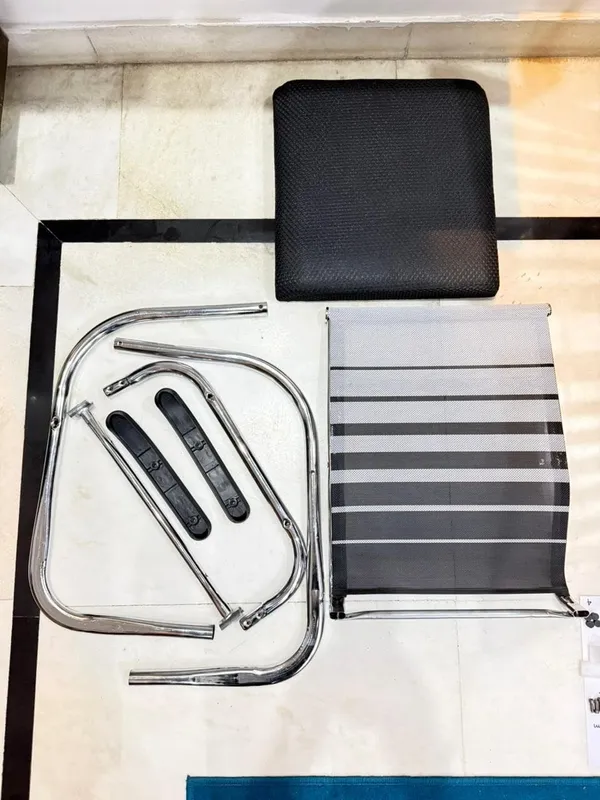 Mlu_Office_Chair_Set_Of_2_Mesh_Back_With_Striped_Design_Cantilever_Base_Chrome_Frame_Black_Seat_Cushion