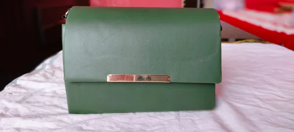 Green_Pu_Leather_Crossbody_Bag_with_Gold_Tone_Clasp_For_Women