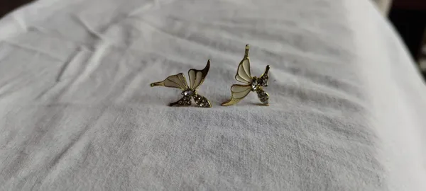 Golden_Alloy_Earrings_For_Women