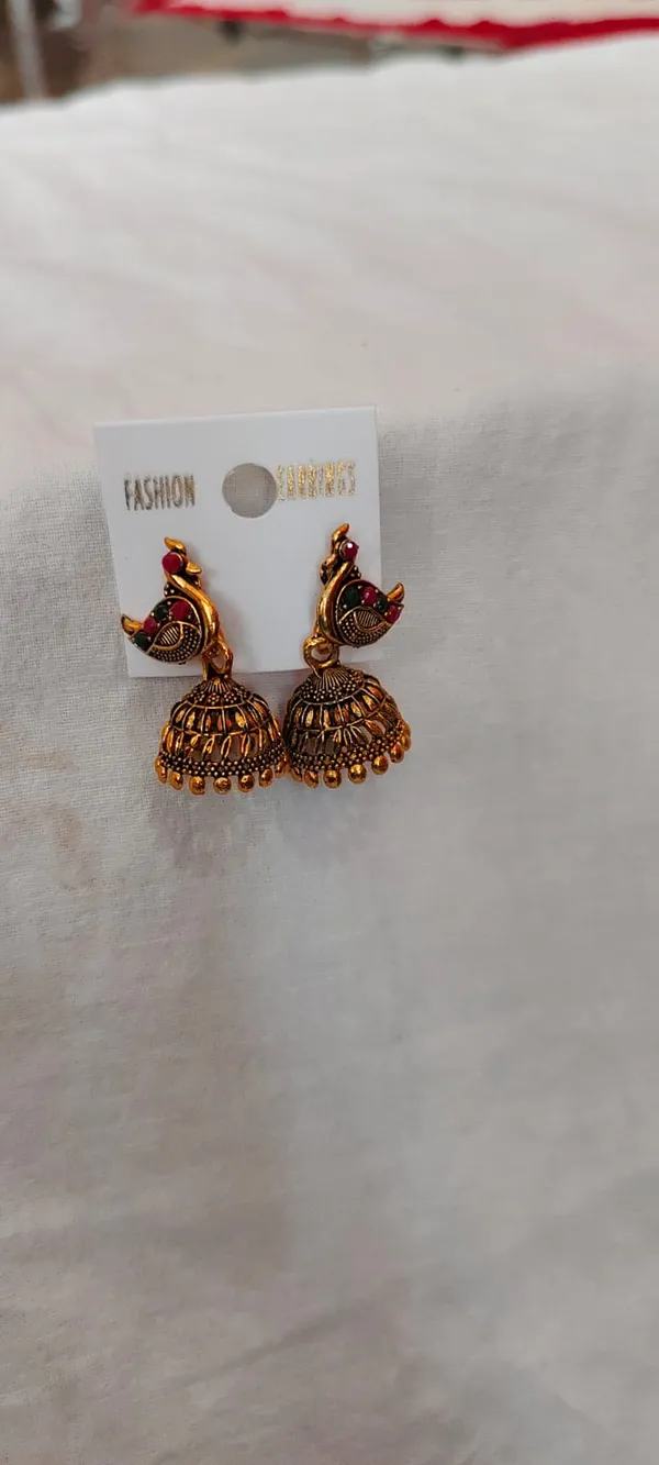 Golden_Alloy_Earrings_For_Women