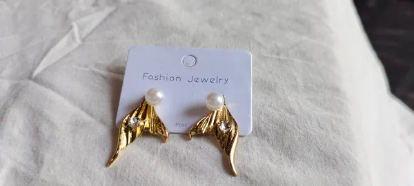 Golden_And_White_Alloy_Earrings_For_Women