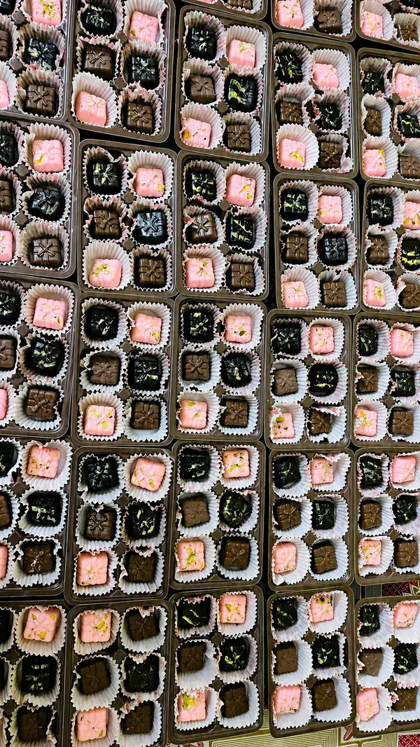 Assorted_Chocolate_Fudge_Pieces_Gift_Box