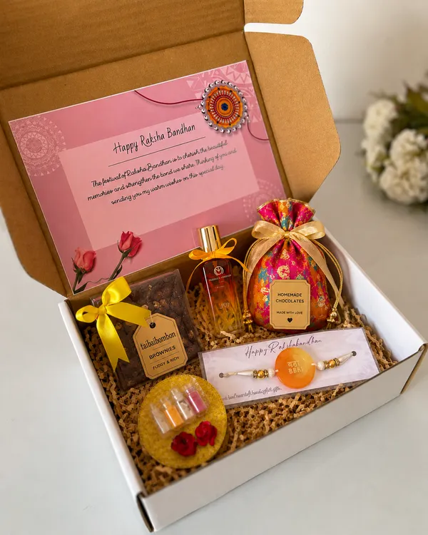 Raksha_Bandhan_Gift_Box_With_Rakhi_Chocolates_And_Treats
