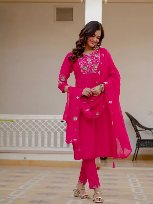 Pink_Embroidered_Kurta_Set_for_Women
