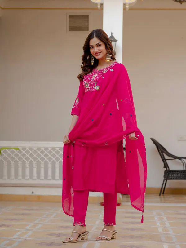Pink_Embroidered_Kurta_Set_for_Women