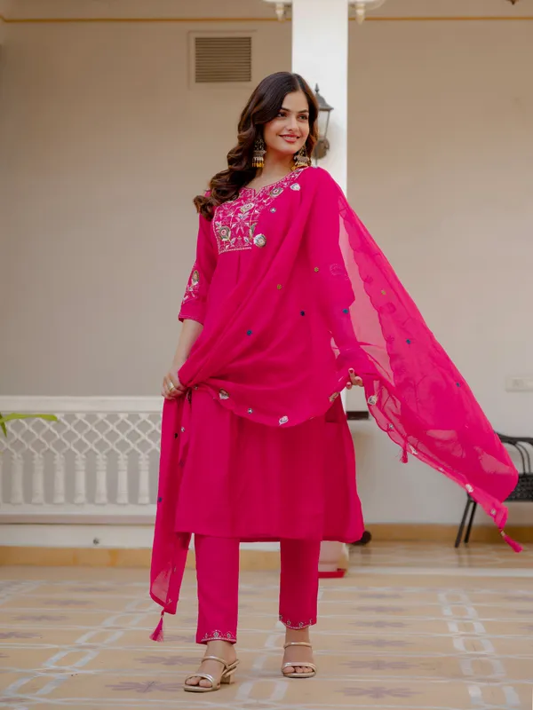 Pink_Embroidered_Kurta_Set_for_Women