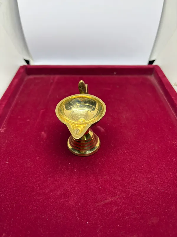 Brass_Traditional_Diya_with_Hook_for_Pooja_and_Festivals