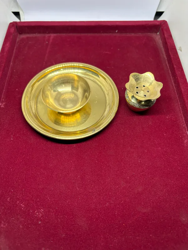 Gold_Plated_Brass_Pooja_Thali_Set_with_Diya_and_Kumkum_Holder