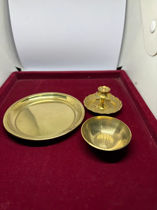Gold_Plated_Brass_Pooja_Thali_Set_with_Diya_and_Kumkum_Holder