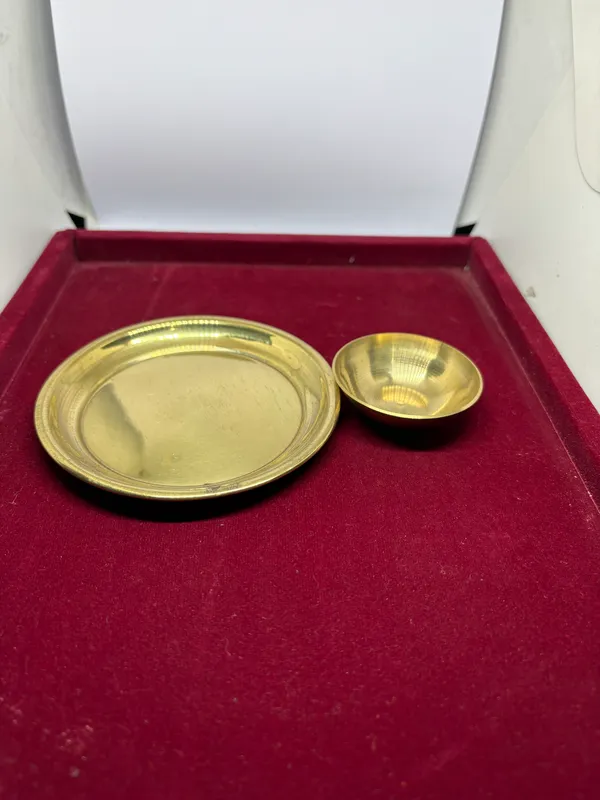 Gold_Plated_Brass_Pooja_Thali_Set_with_Diya_and_Kumkum_Holder