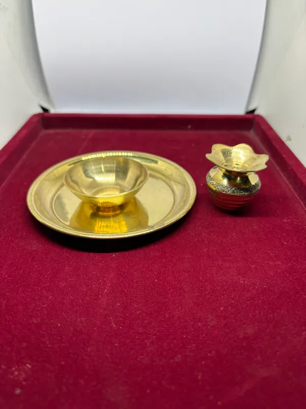 Gold_Plated_Brass_Pooja_Thali_Set_with_Diya_and_Kumkum_Holder