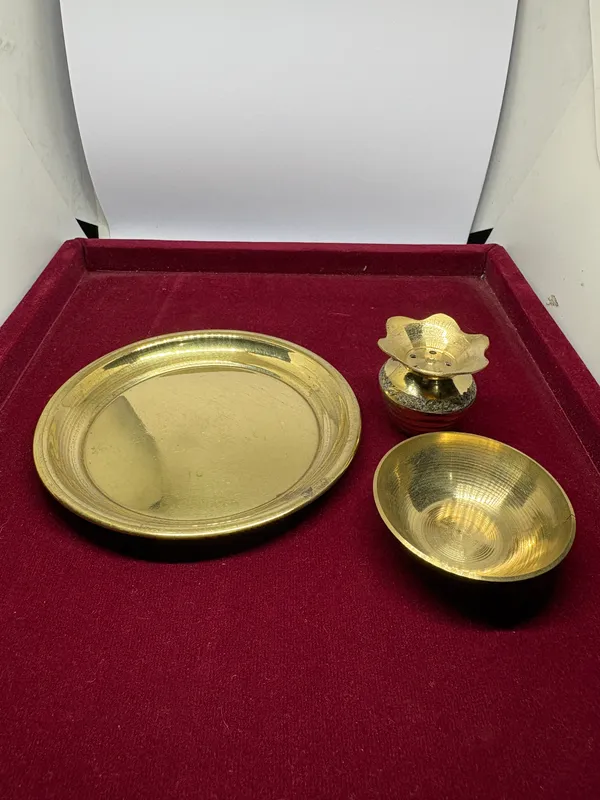 Gold_Plated_Brass_Pooja_Thali_Set_with_Diya_and_Kumkum_Holder