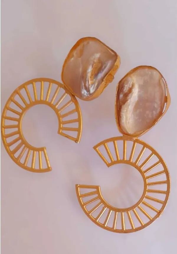 Gold_White_Brass_Baroque_Pearl_Sunburst_Drop_Earrings_For_Women
