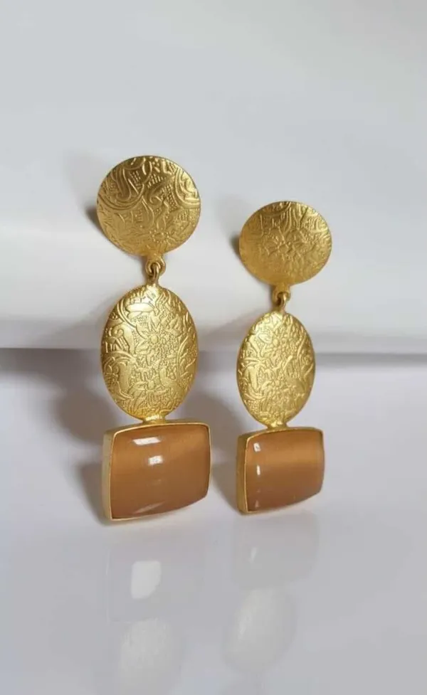 Gold_Orange_Brass_Hammered_Carnelian_Stone_Drop_Danglers_For_Women