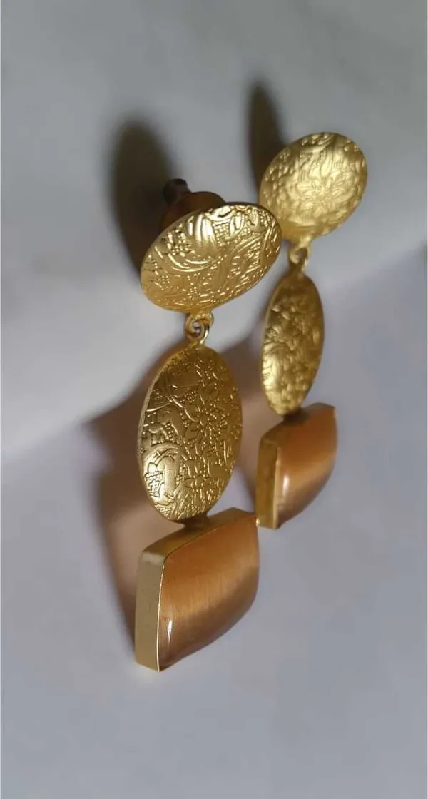 Gold_Orange_Brass_Hammered_Carnelian_Stone_Drop_Danglers_For_Women