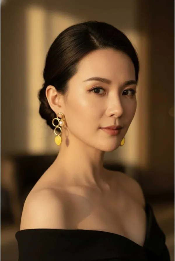 Gold_Yellow_Brass_Interlocking_Circle_Pearl_Amber_Drop_Danglers_For_Women